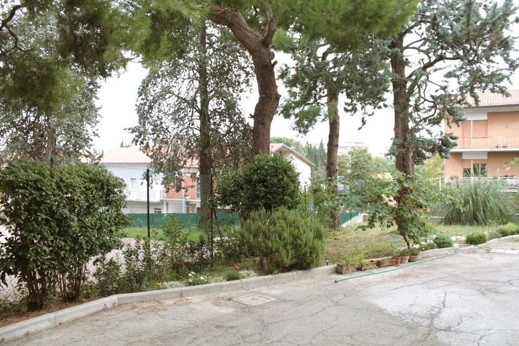 Pino Marittimo Bed and Breakfast Civitanova Marche Exteriör bild