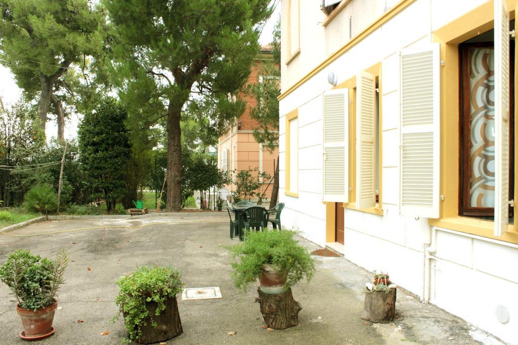 Pino Marittimo Bed and Breakfast Civitanova Marche Exteriör bild
